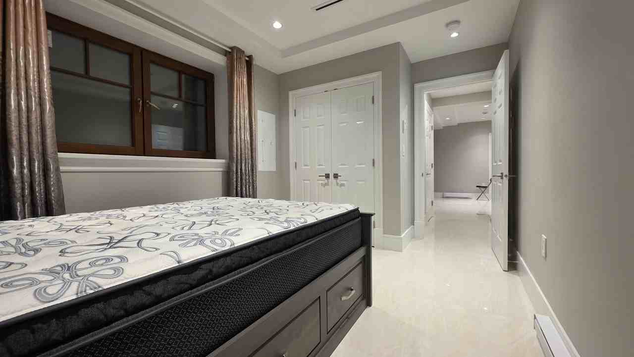 2962 Crown Street - Photo 5 of 10