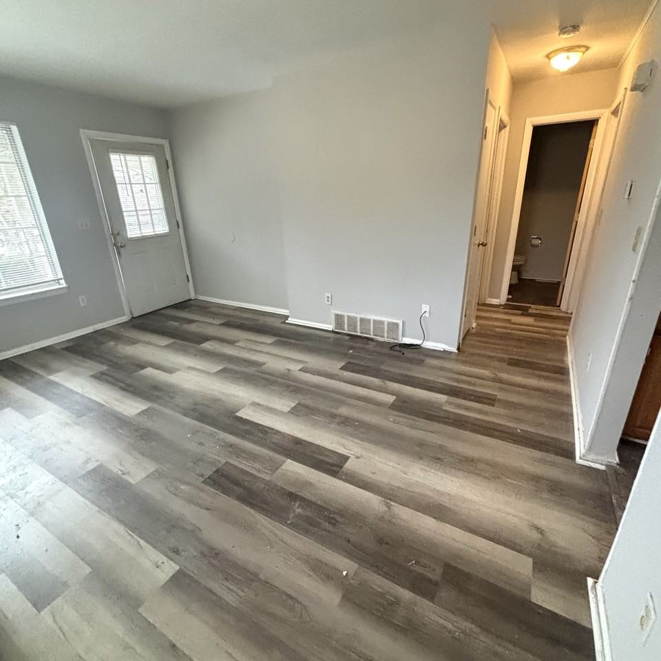 920 Vincent Court - Photo 3 of 8