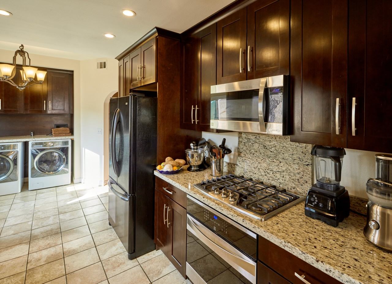 817 10th St #206 - Photo 3 of 35