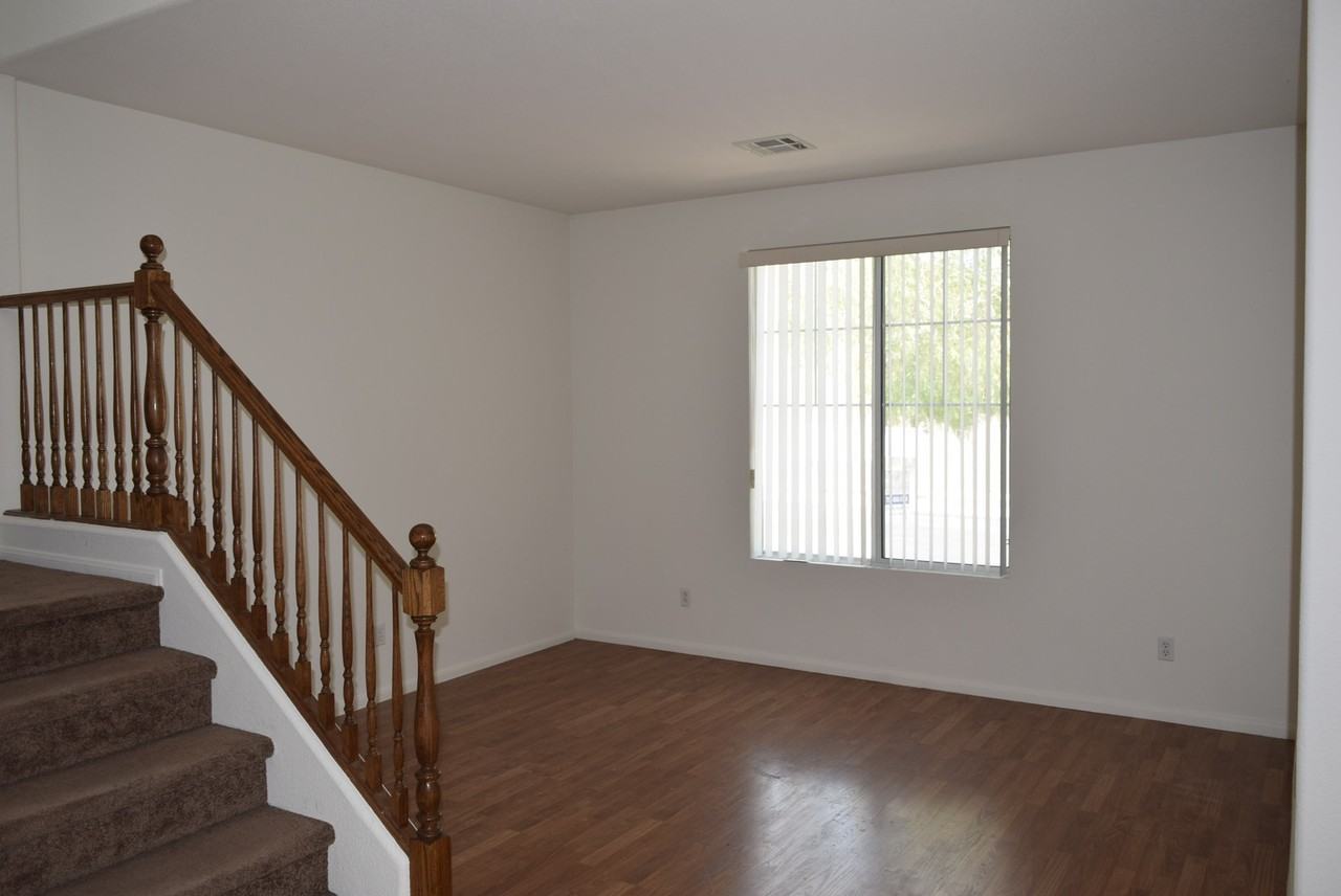 993 Kern River Ave #B - Photo 5 of 9