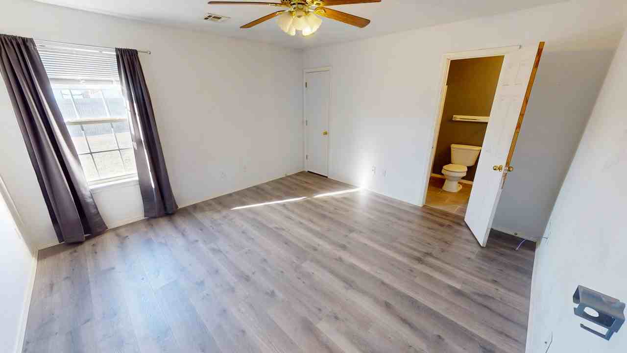 1101 W 24th St N #1 - Photo 4 of 9