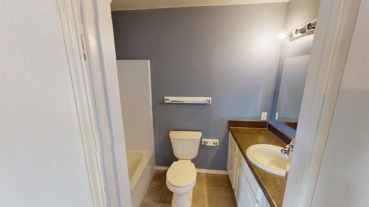 1101 W 24th St N #1 - Photo 5 of 9