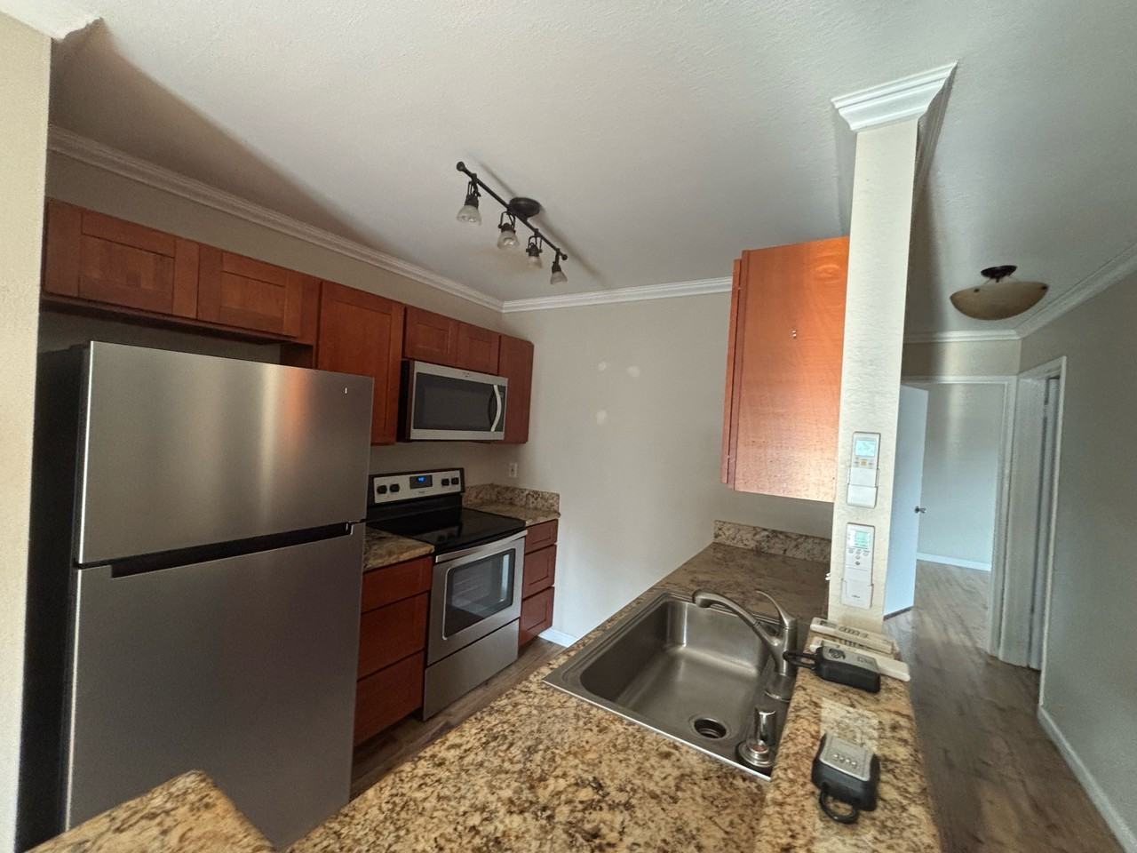 480 480 Kenolio Road 12-201 - 12-201 #12-201 - Photo 3 of 7