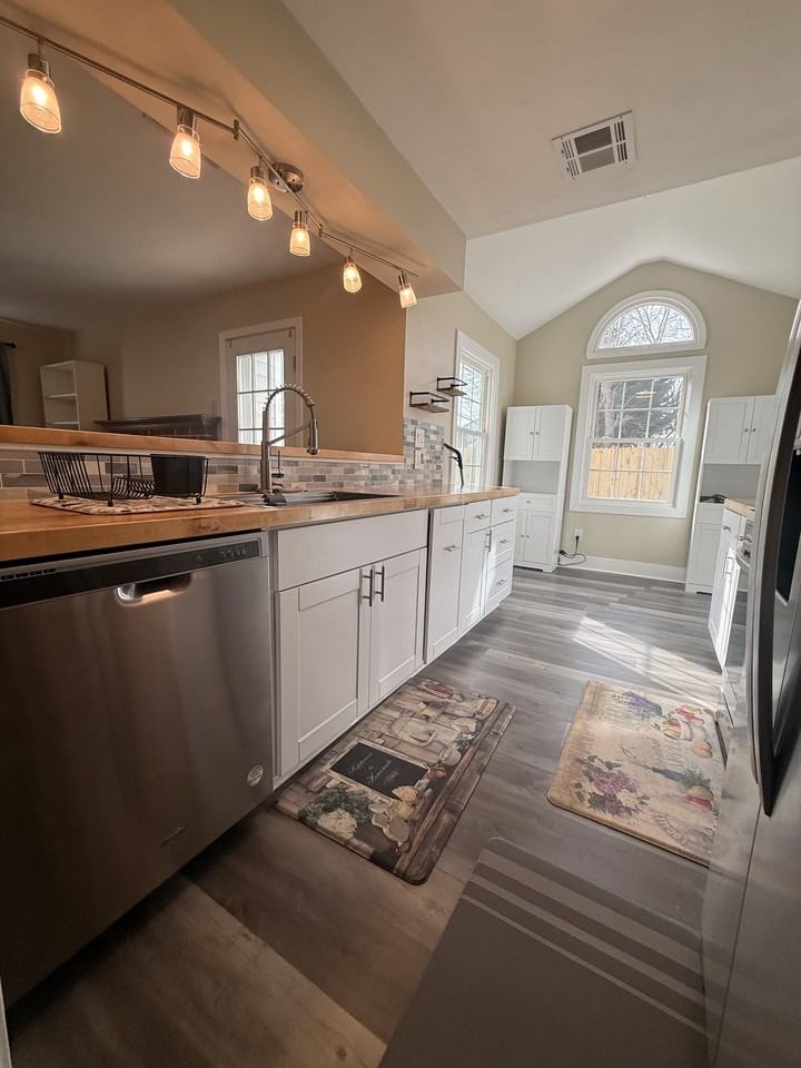 1949 Arlington Arch Dr #1 - Photo 4 of 34