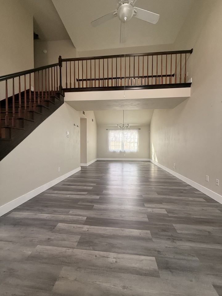 1949 Arlington Arch Dr #1 - Photo 7 of 34