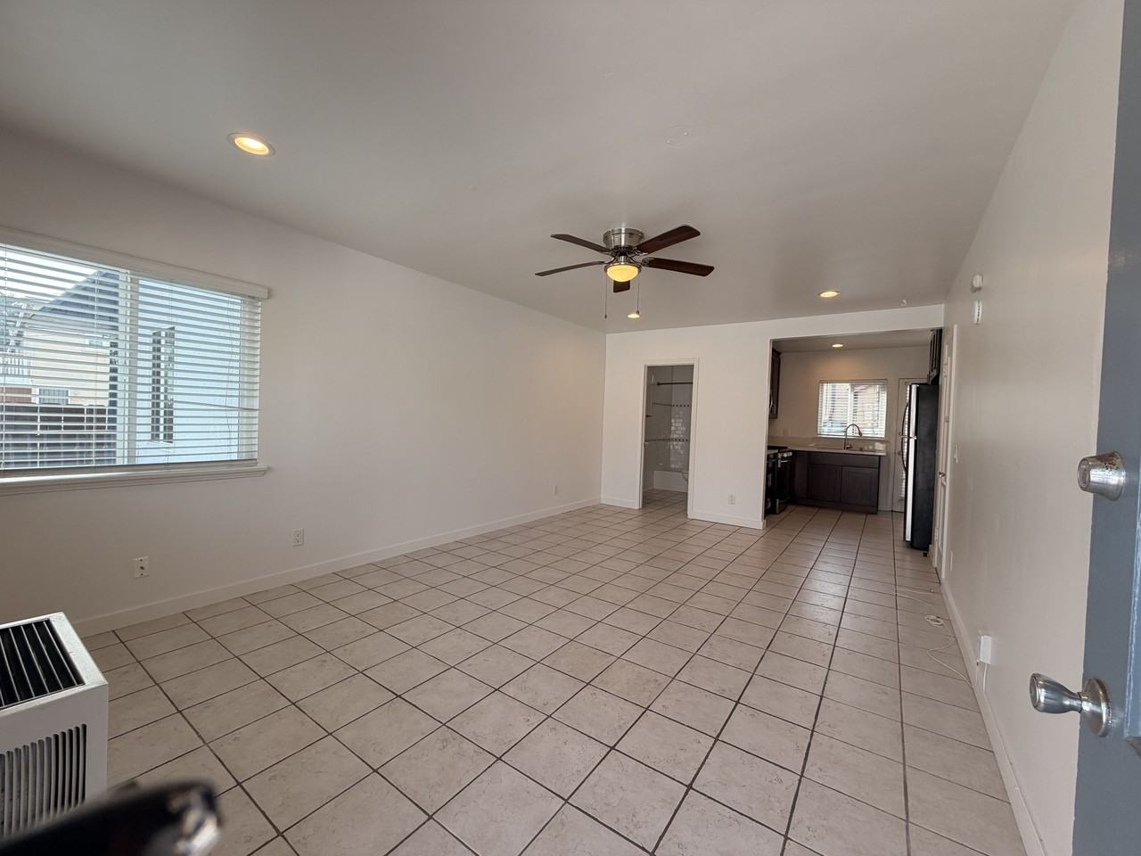 947 Thomas Ave #947 - Photo 3 of 28