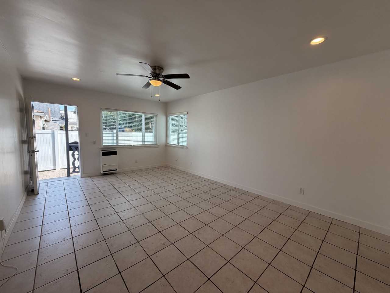 947 Thomas Ave #947 - Photo 4 of 28