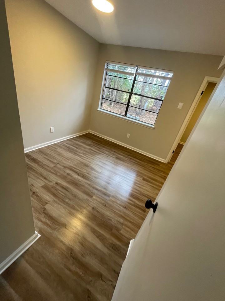 250 Luden Dr #250B - Photo 5 of 14