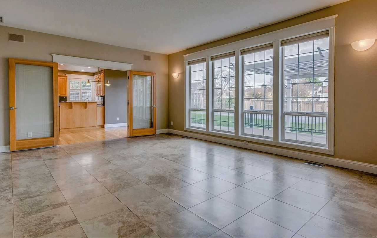 450 Nw Pacific Grove Dr #1 - Photo 4 of 13