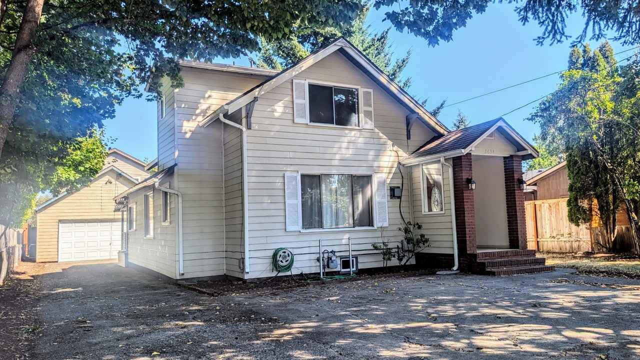 3634 Se 72nd Ave #1 - Photo 2 of 4