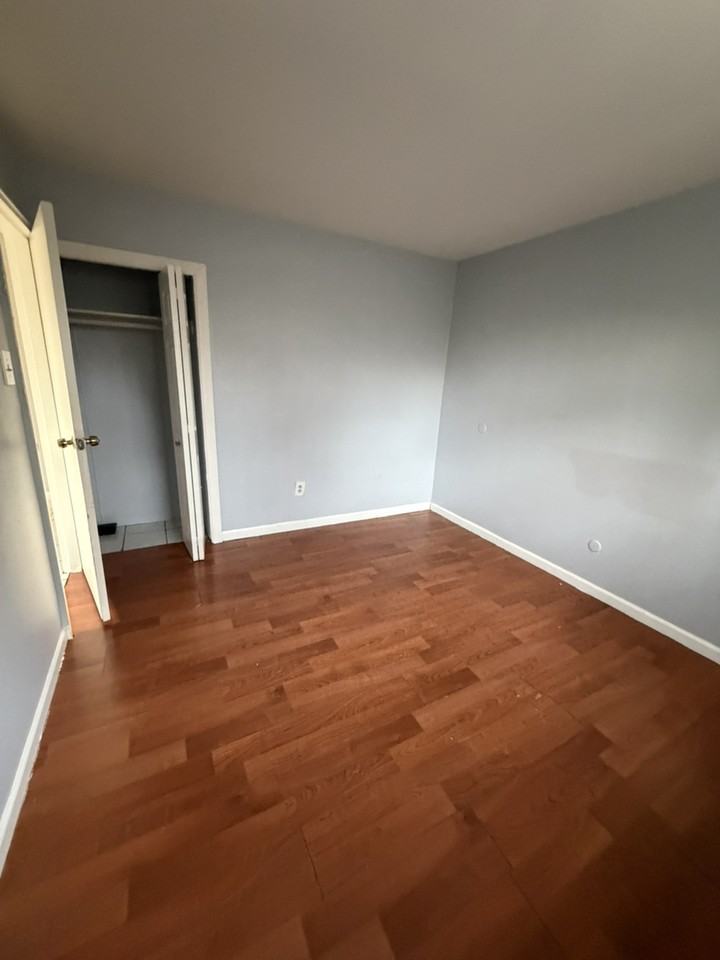 8027 Walker St - Photo 4 of 5