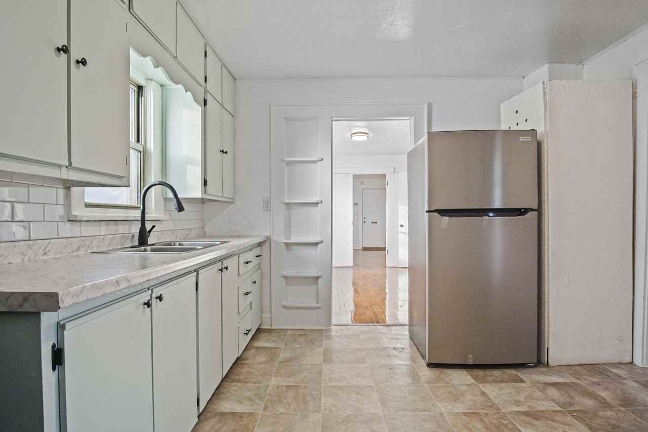 1524 Ne 8th St #1 - Photo 6 of 24