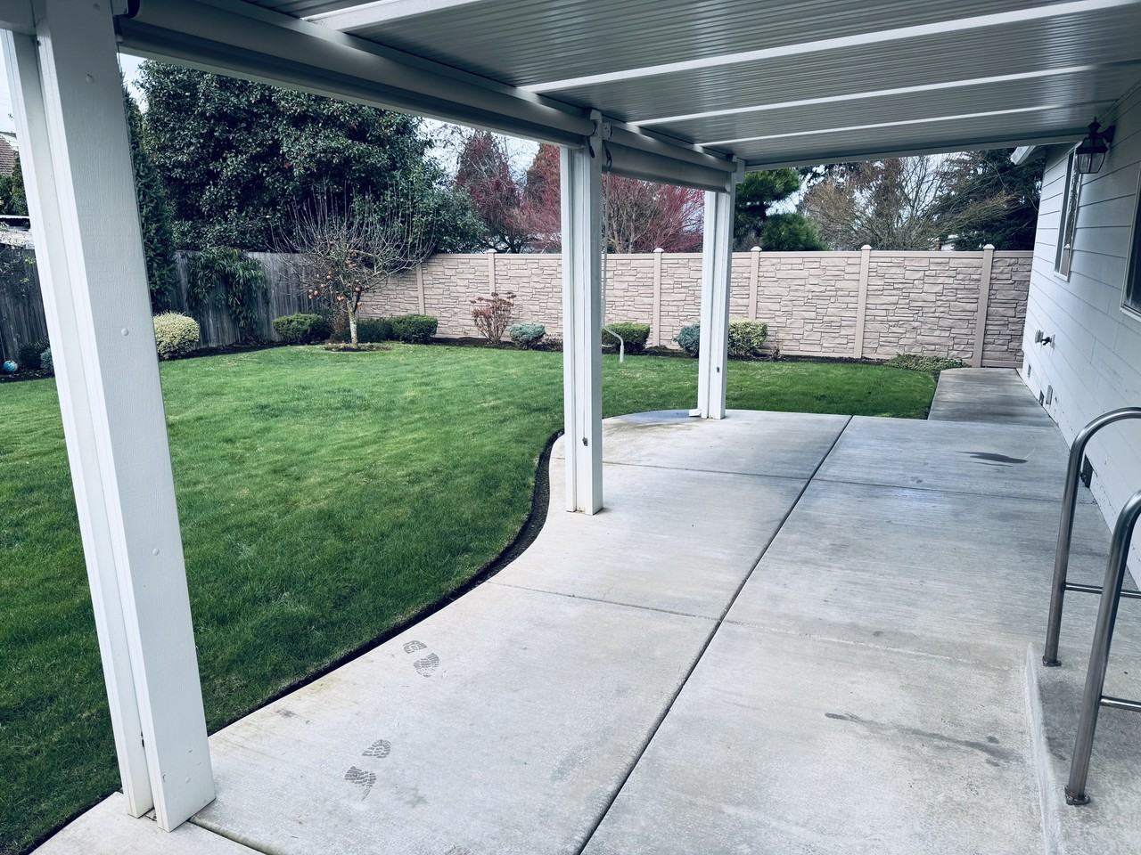 211 Iowa St #1 - Photo 3 of 10