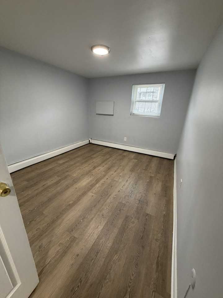 5231 Oxford Ave - Photo 6 of 9