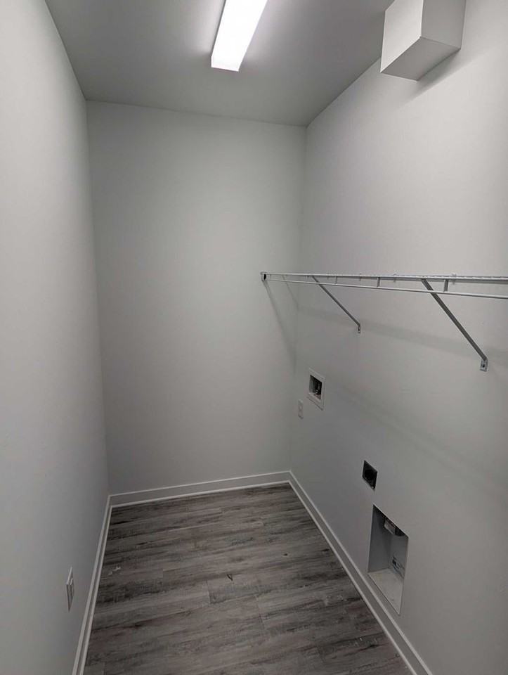 9251 Agate St - Photo 4 of 19