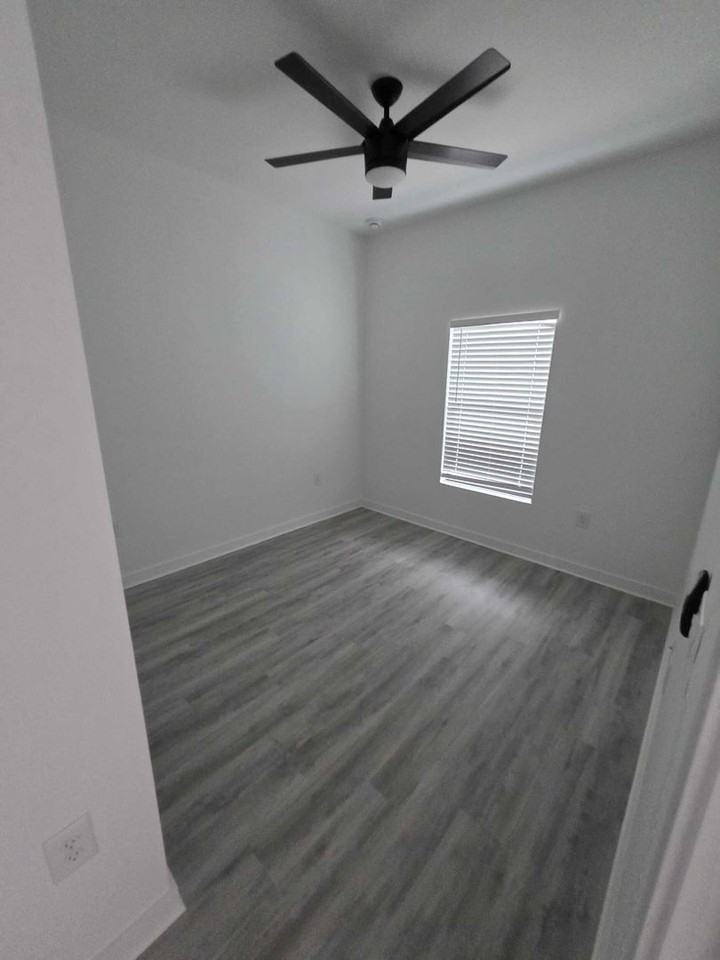 9251 Agate St - Photo 6 of 19