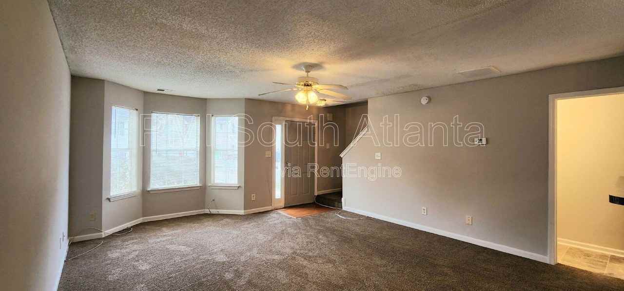 1873 Carrington Dr - Photo 4 of 23