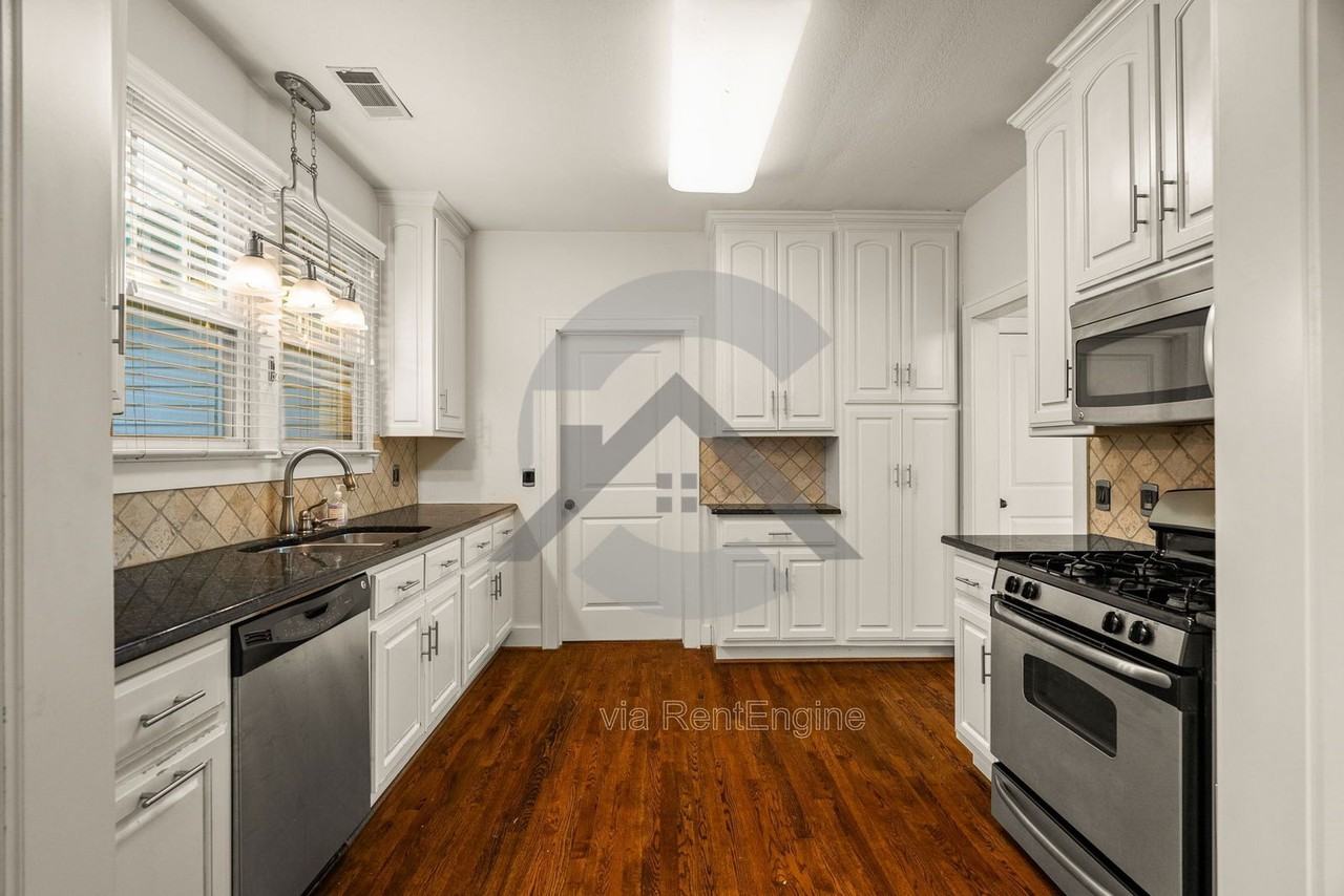 1615 N Taylor St - Photo 6 of 20