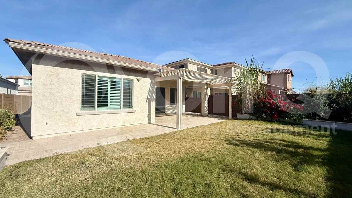 3507 E Robin Ln - Photo 2 of 29