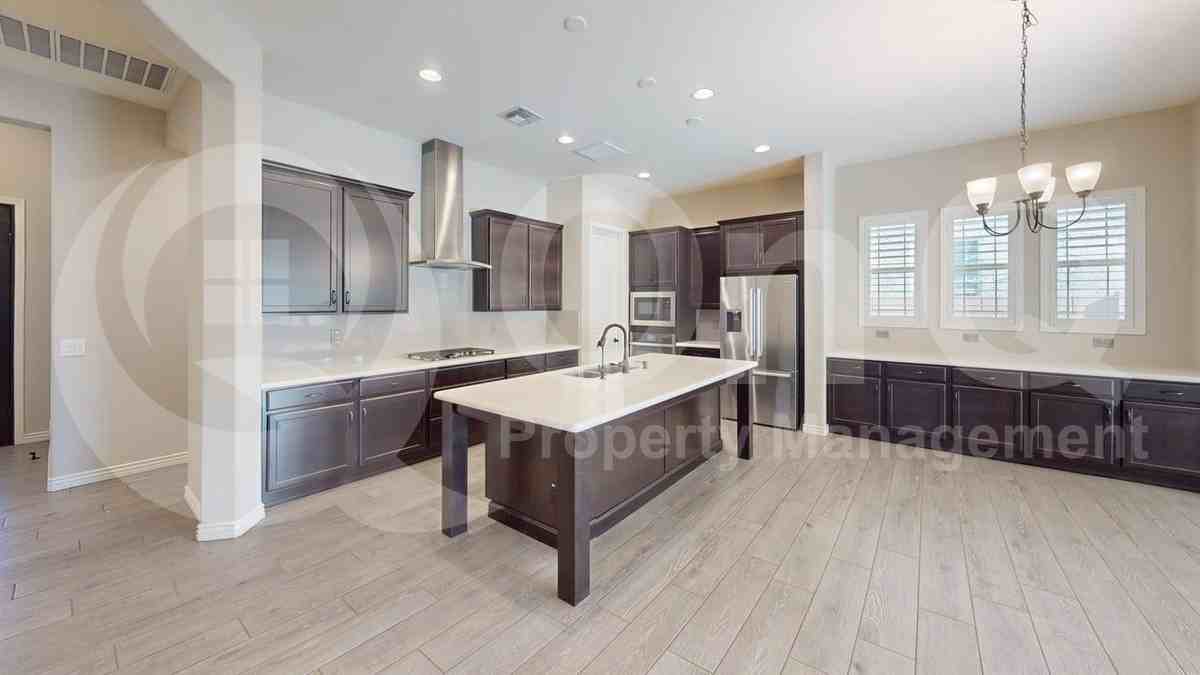 3507 E Robin Ln - Photo 6 of 29