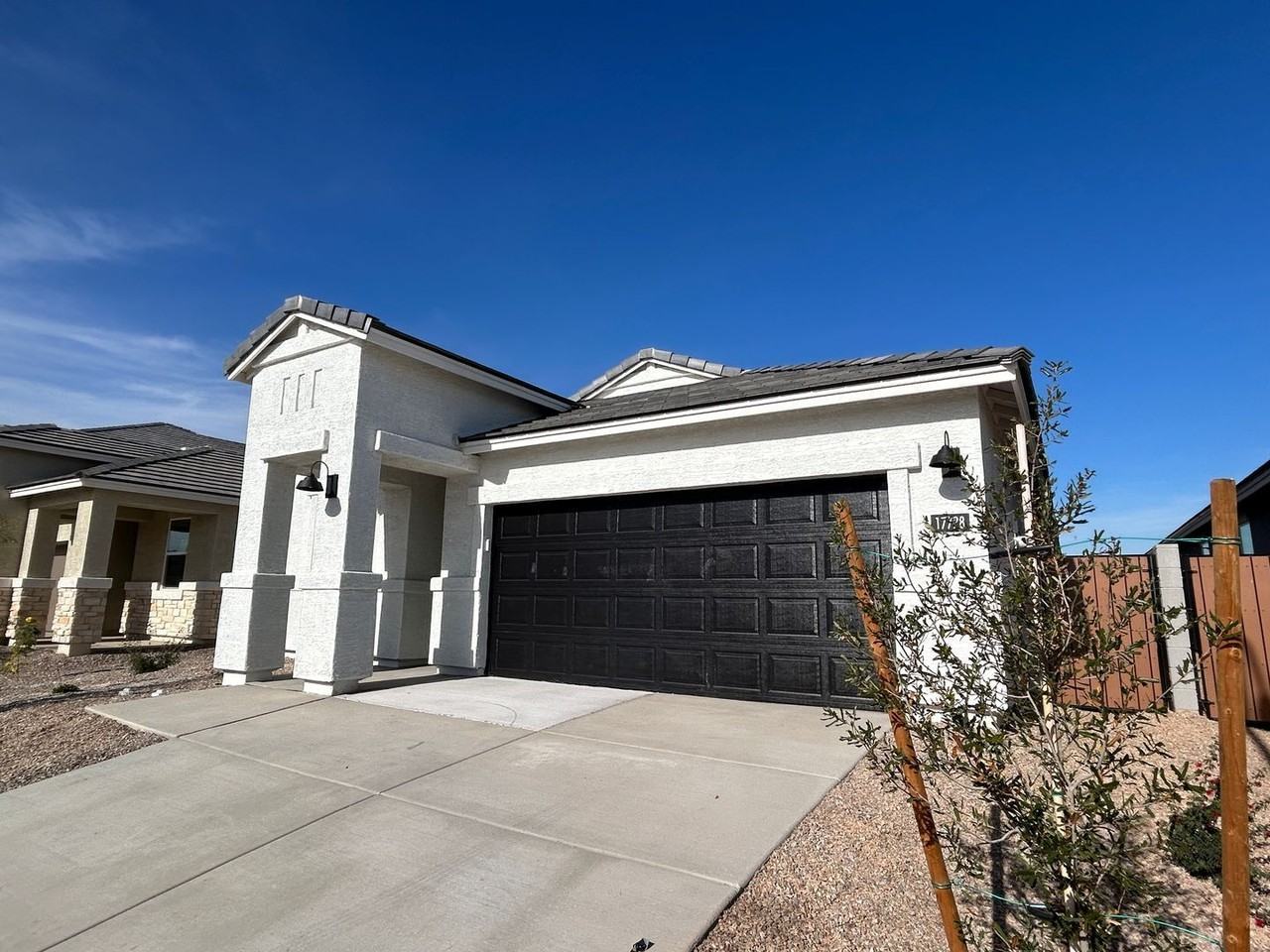 17728 W Vogel Ave - Photo 2 of 27