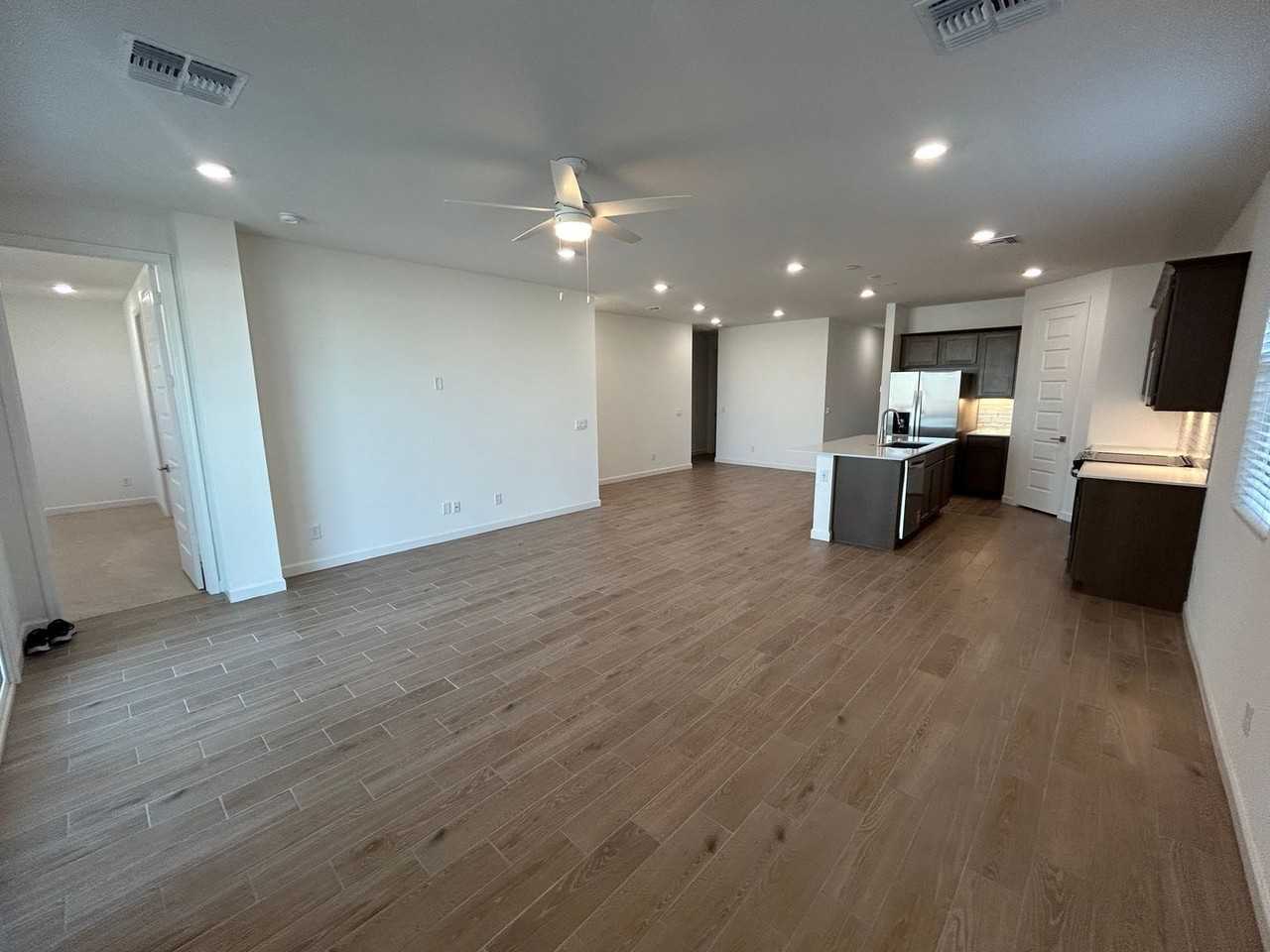 17728 W Vogel Ave - Photo 7 of 27