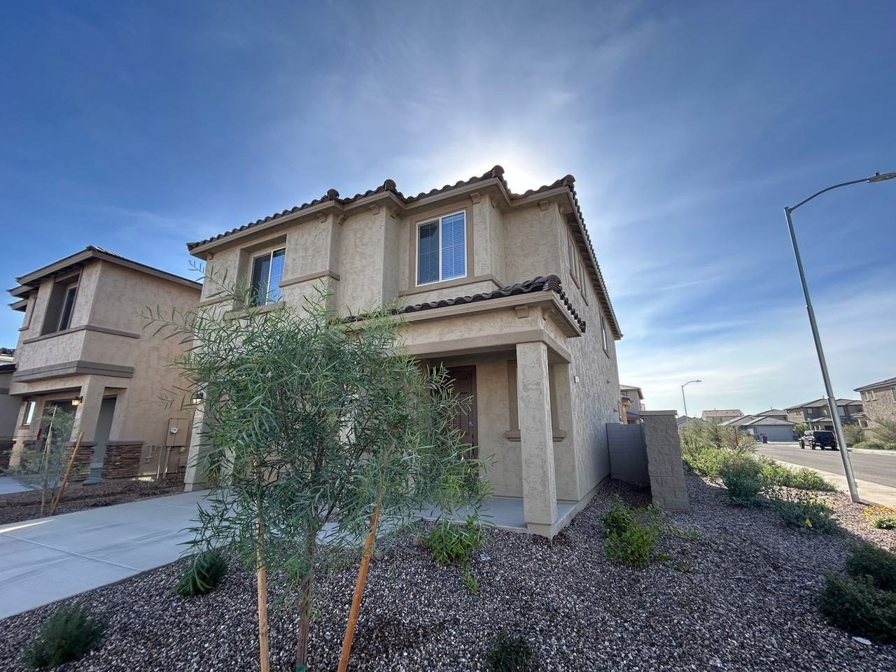 17619 W San Juan Ave - Photo 2 of 26