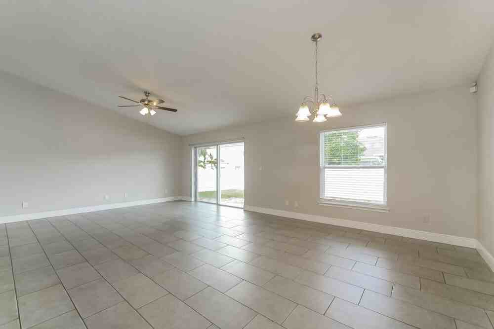 105 Pompei Dr - Photo 5 of 16