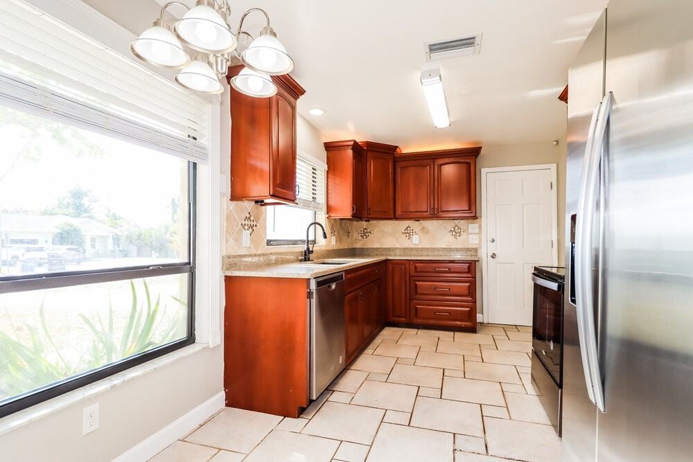 1940 Ripon Dr - Photo 7 of 13