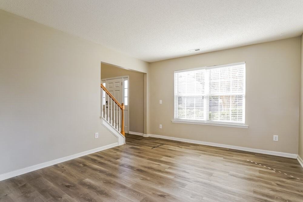 4920 Alenja Ln - Photo 5 of 17