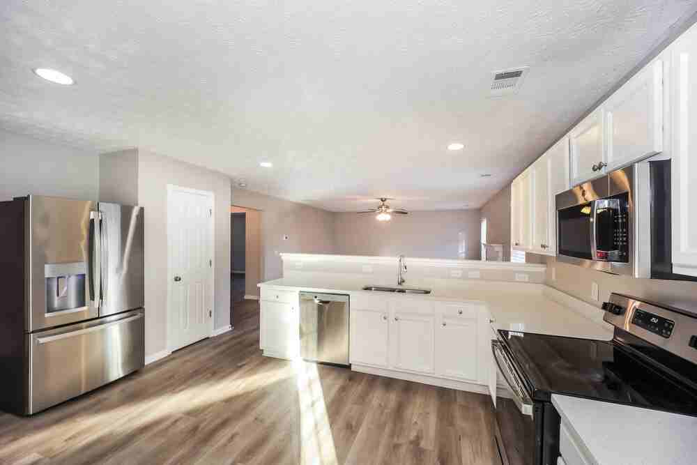 8308 Milam Loop - Photo 7 of 17