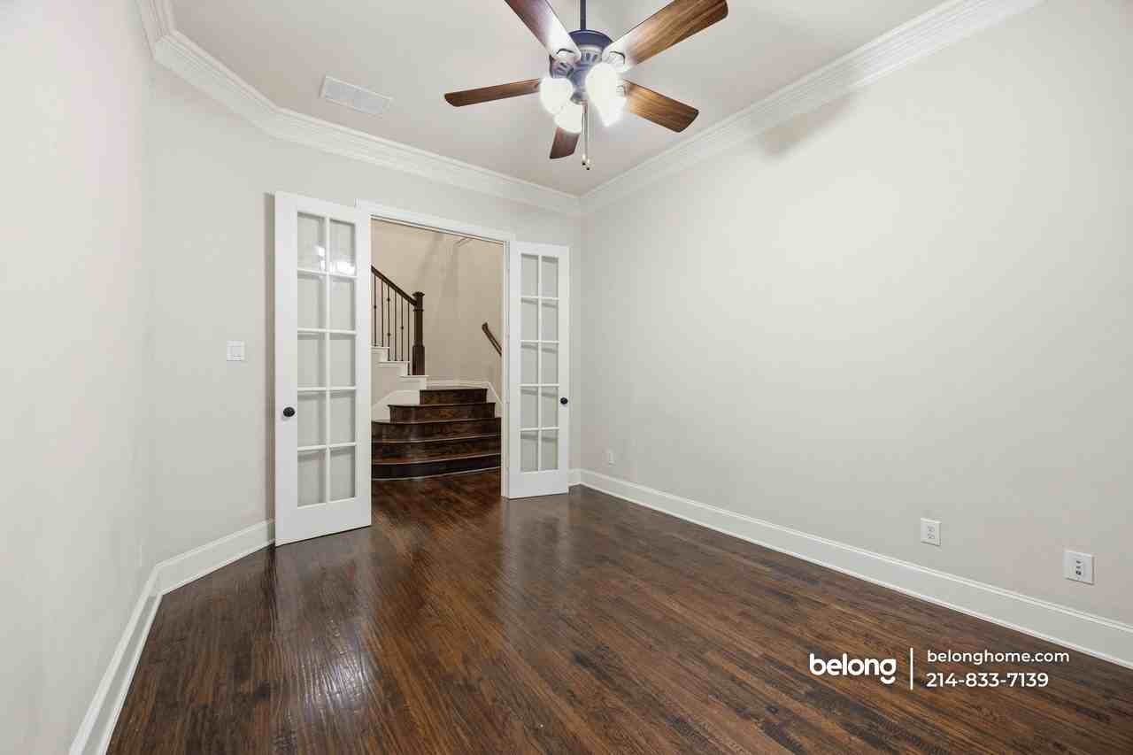 312 Paluxy Dr - Photo 5 of 31