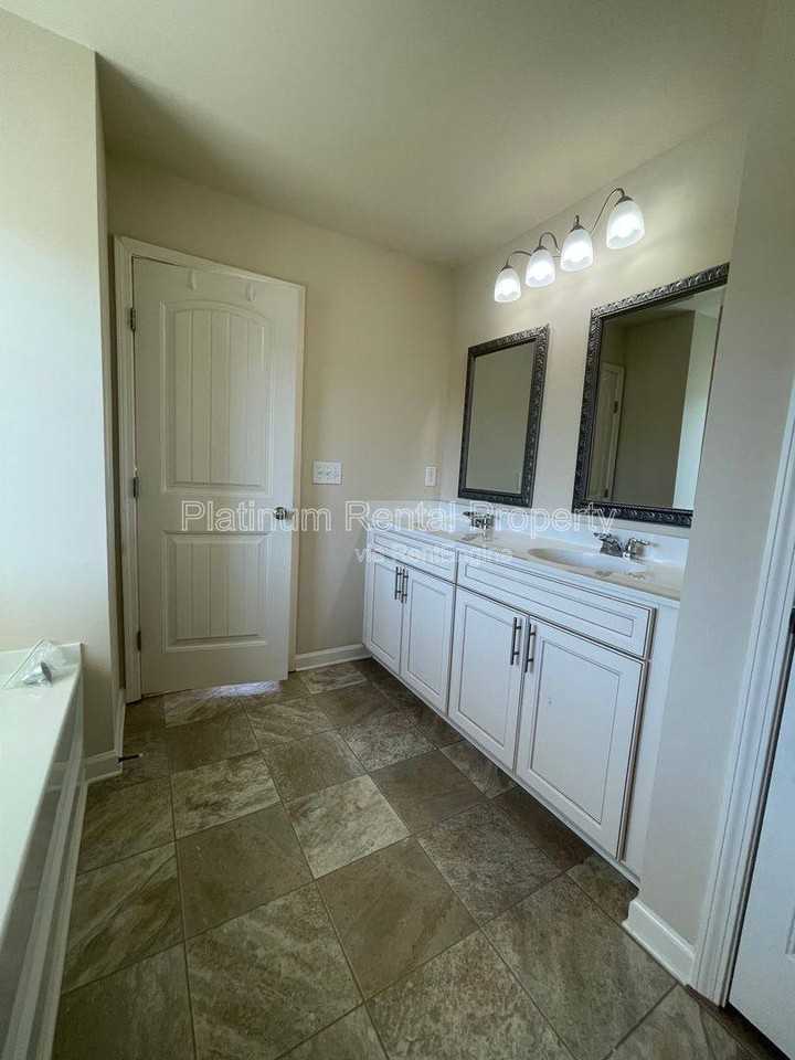 4425 Huron Dr - Photo 2 of 10
