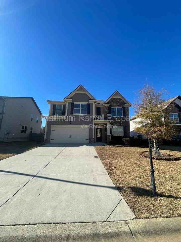 4425 Huron Dr - Photo 3 of 10