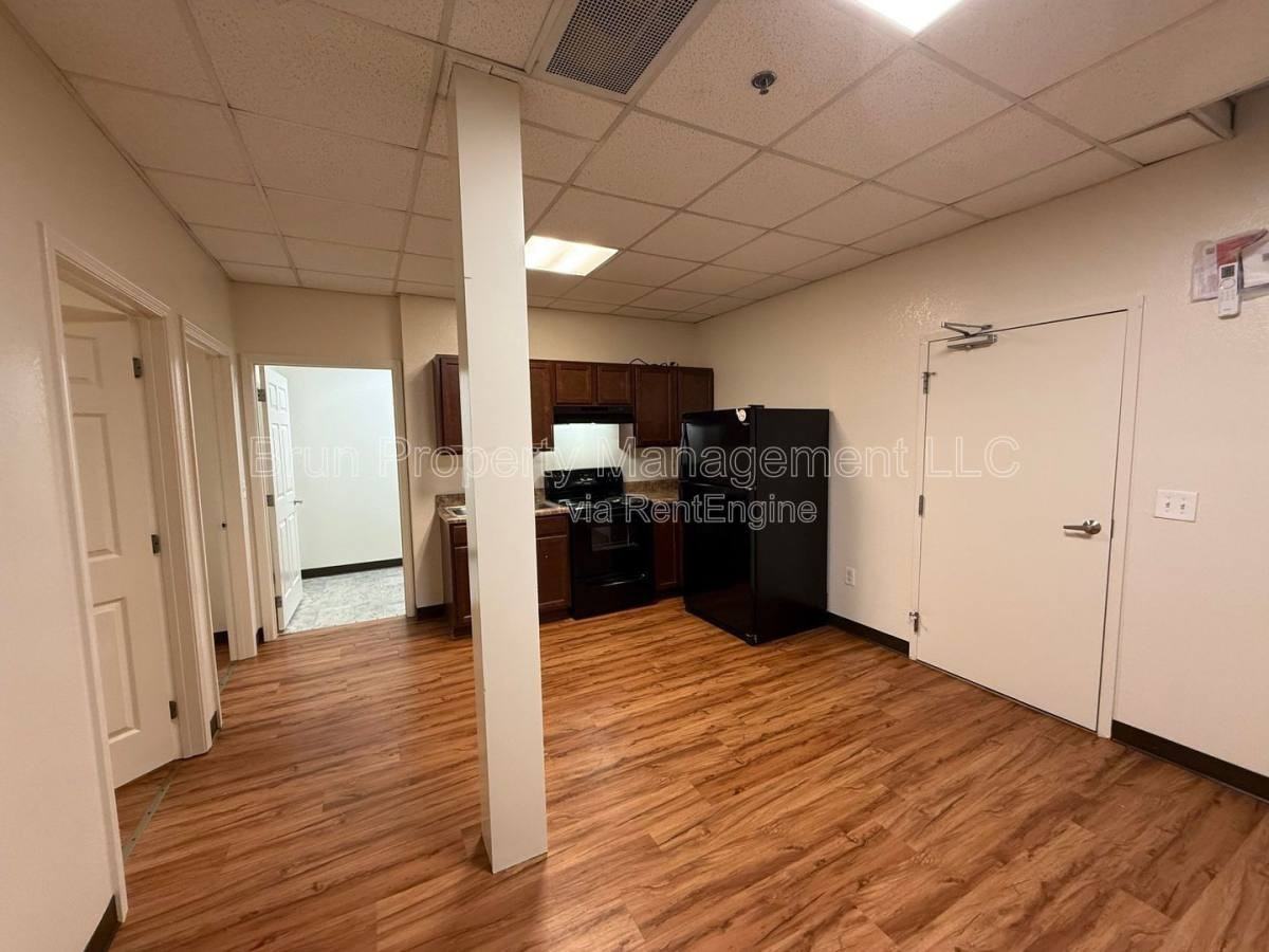 415 Devonia St #402 - Photo 3 of 10