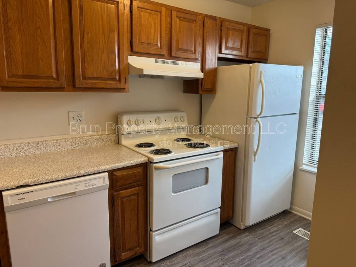 10417 Victoria Dr #B - Photo 5 of 10