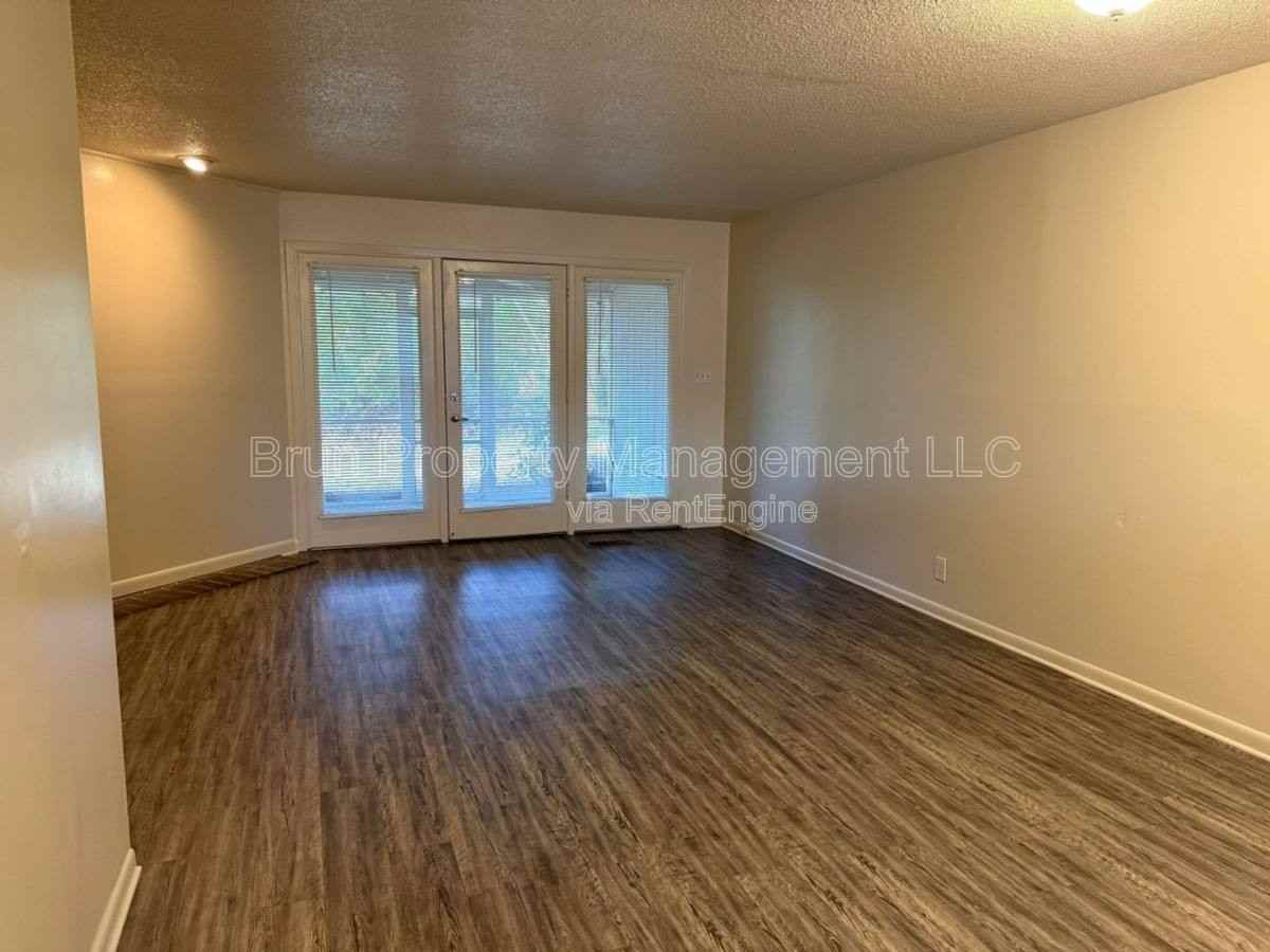 10417 Victoria Dr #B - Photo 6 of 10