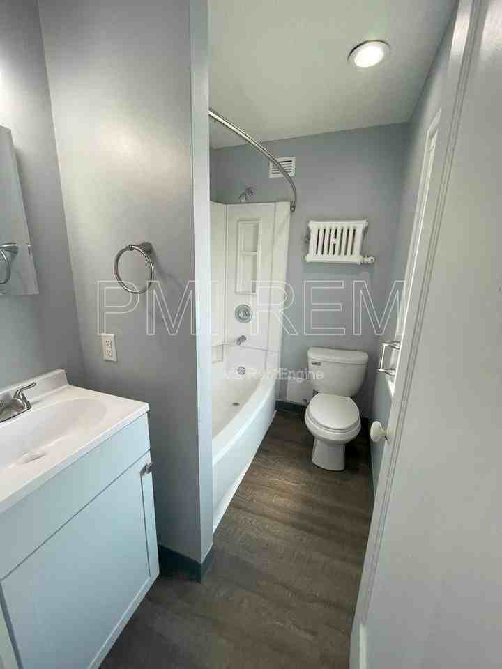 3328 Euclid Ave #305 - Photo 3 of 4
