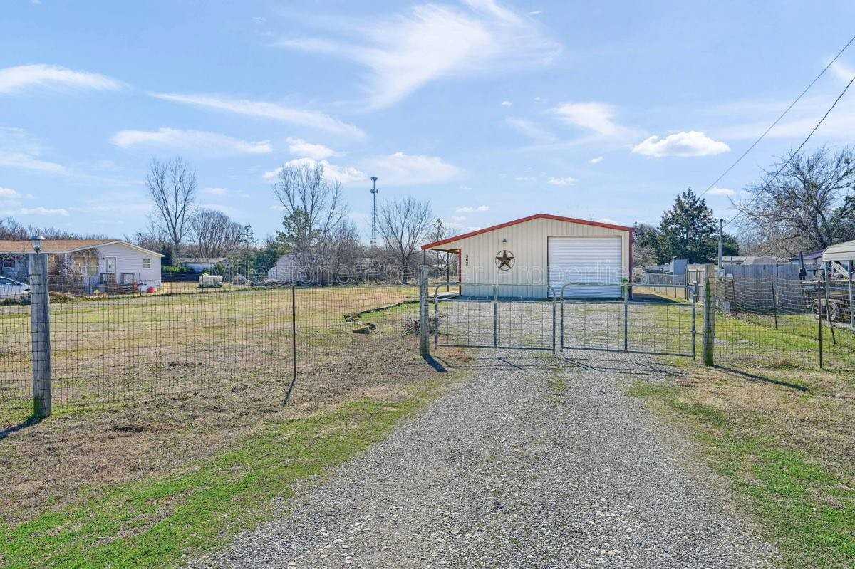 362 Fisherman Rd - Photo 3 of 10