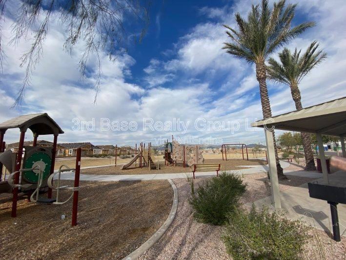 24402 W Pueblo Ave - Photo 3 of 10