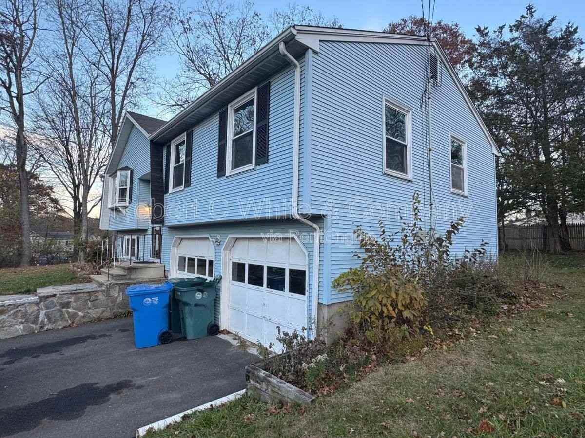 316 Knob Hill Dr - Photo 2 of 10