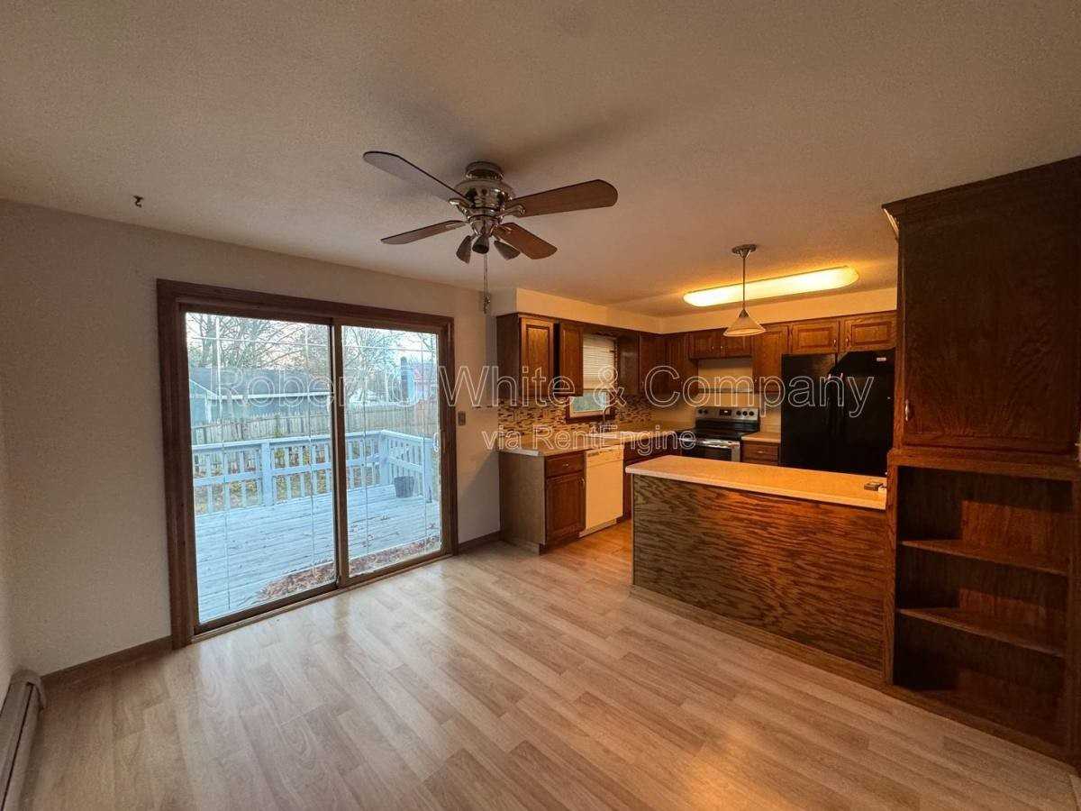 316 Knob Hill Dr - Photo 3 of 10