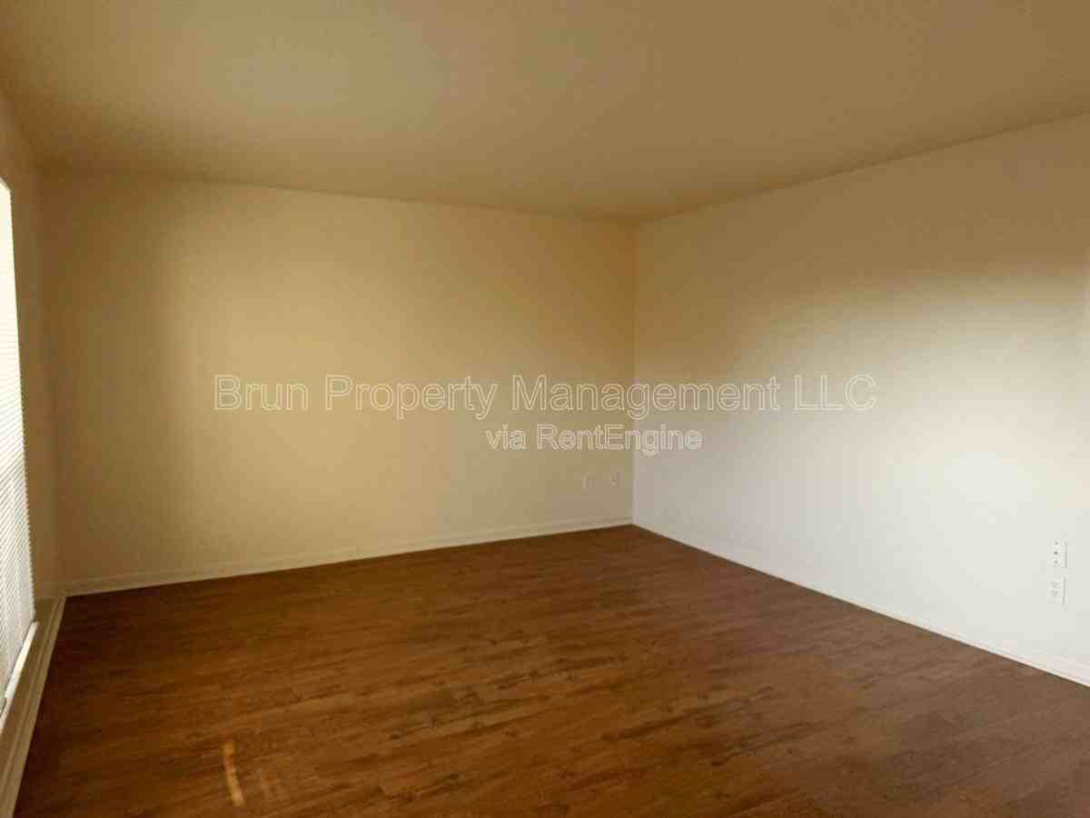 505 Cross Creek Rd #A - Photo 4 of 10