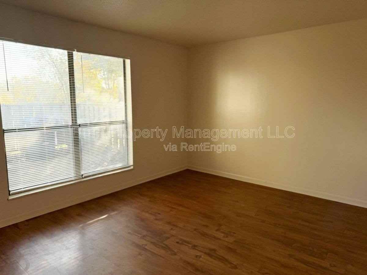 505 Cross Creek Rd #A - Photo 5 of 10