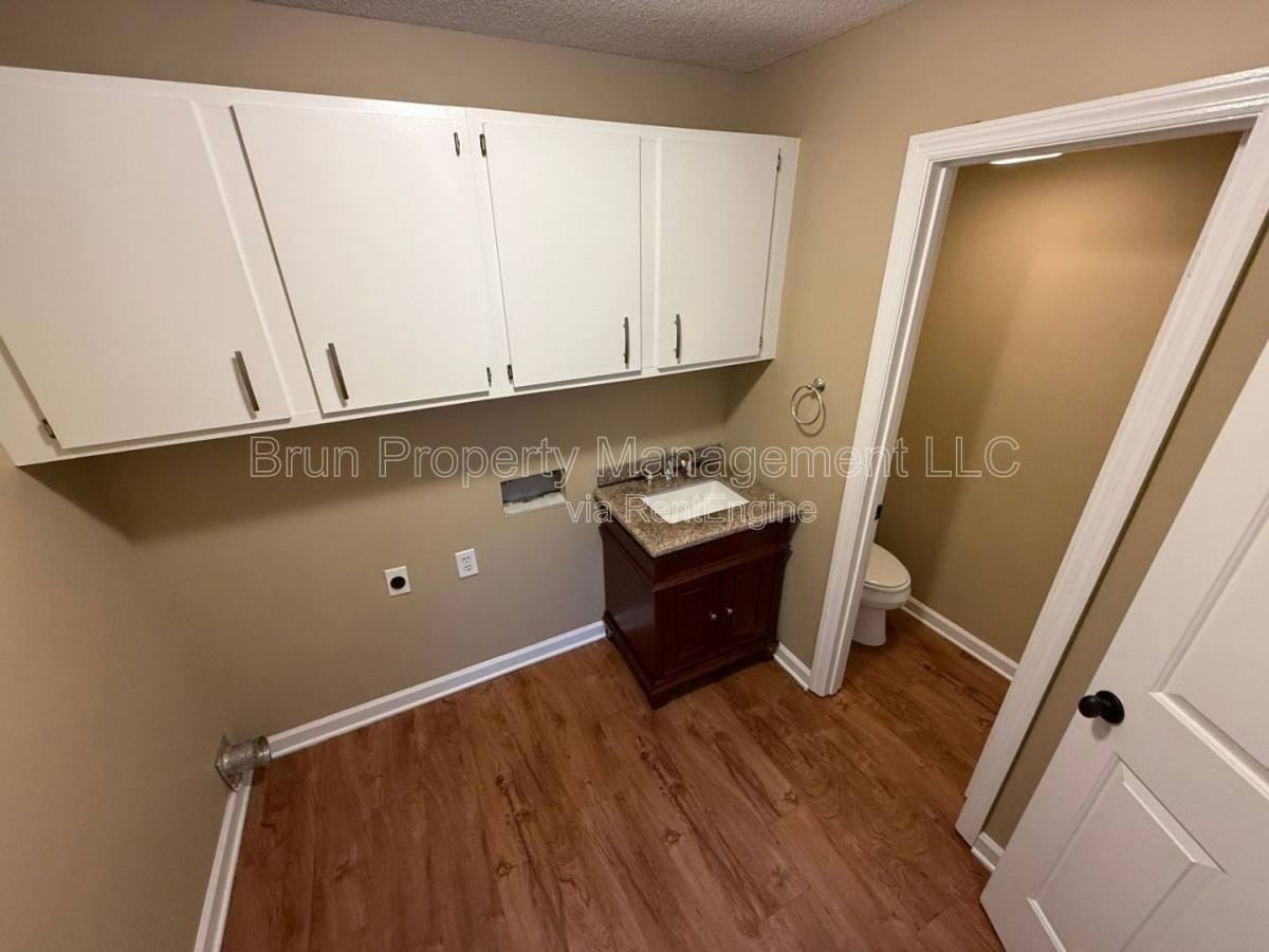 334 Olympia Dr - Photo 5 of 10