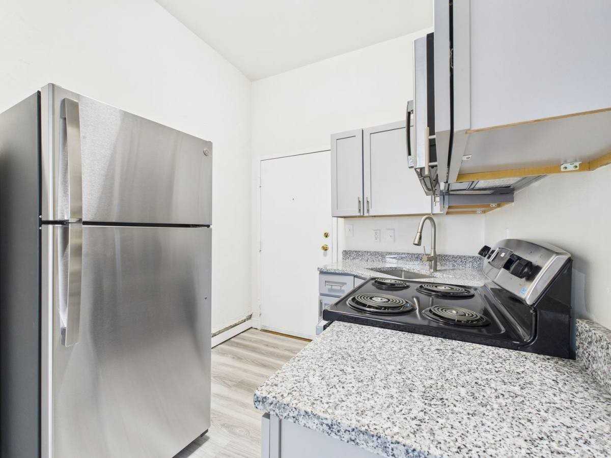 10 S 14th St #307 - Photo 6 of 10