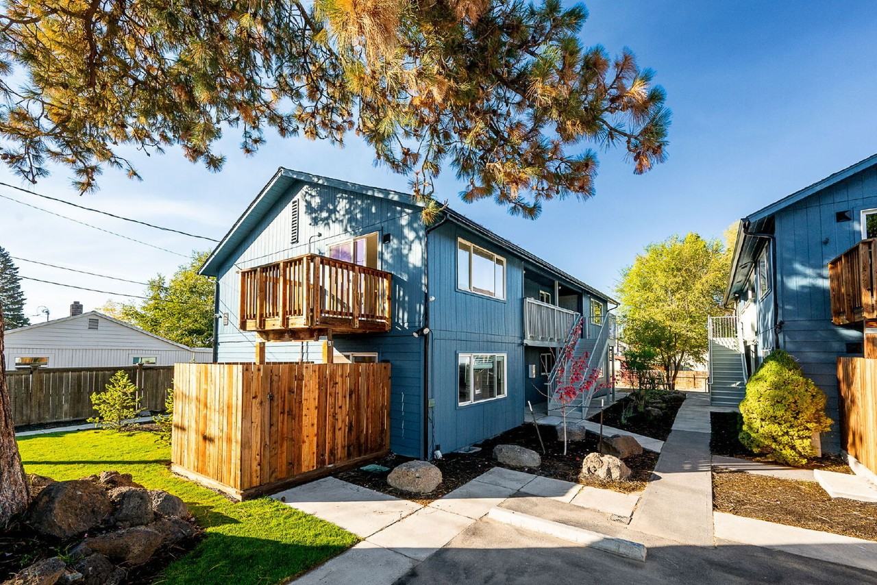 452 Ne Dekalb Ave - Photo 2 of 25