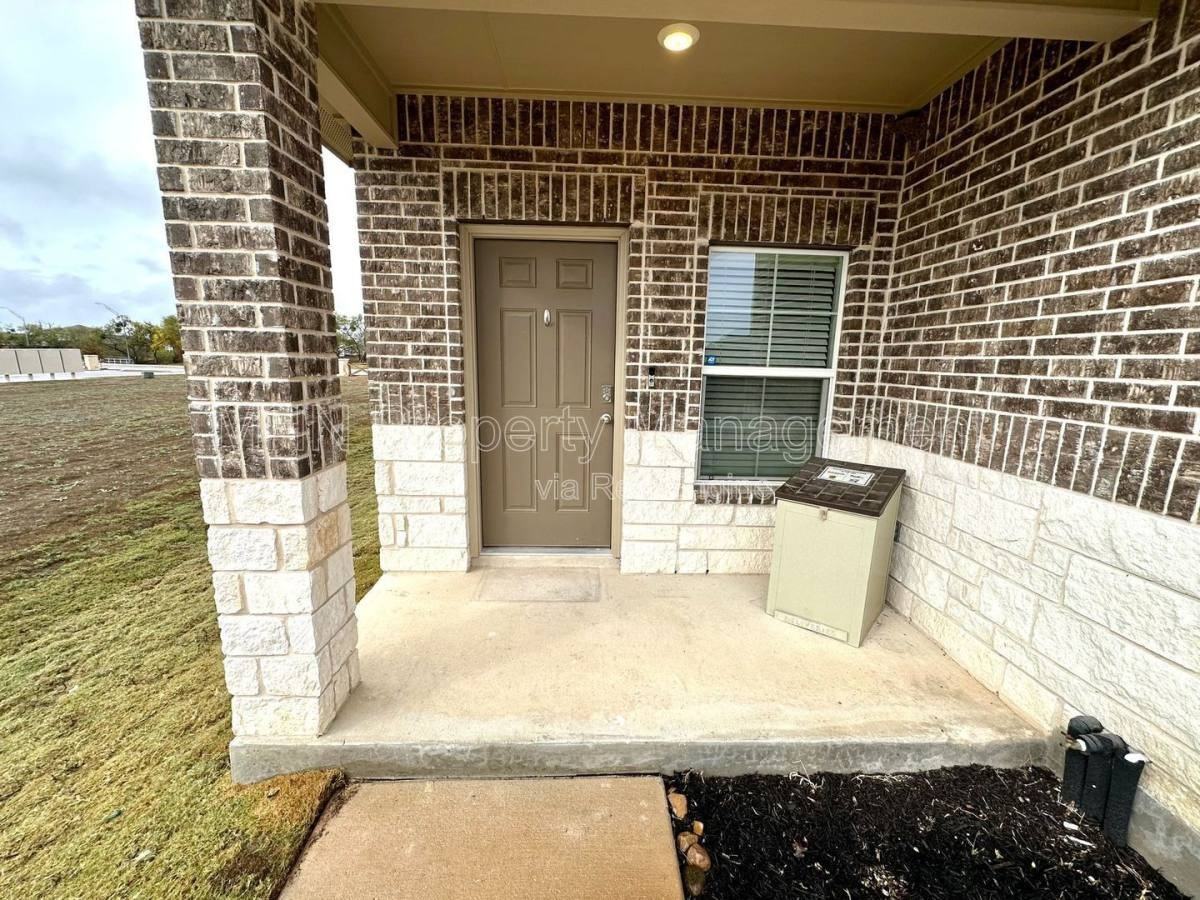 4051 Basil Mdw - Photo 3 of 10