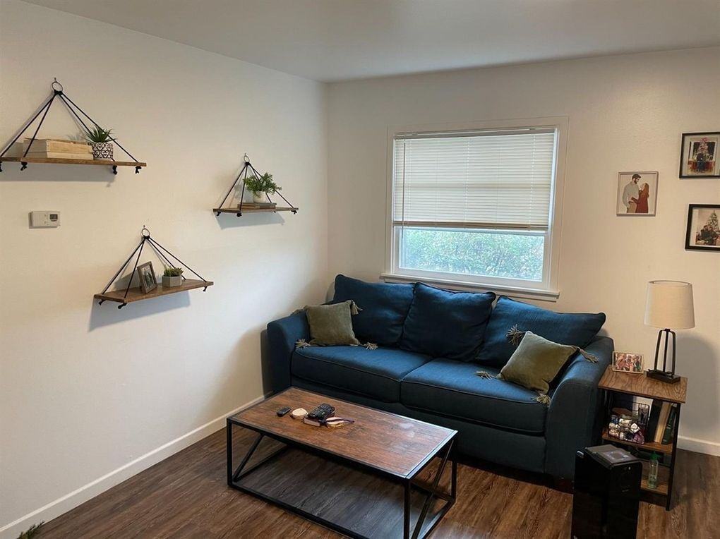 3203 33rd St - Photo 2 of 7