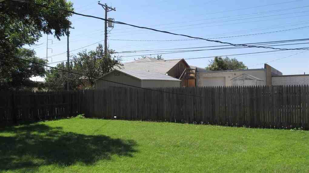 3203 33rd St - Photo 7 of 7